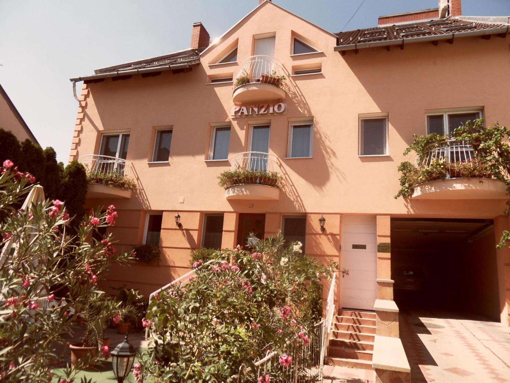 Bed and Breakfast Kalman Panzio Segedyn Zewnętrze zdjęcie