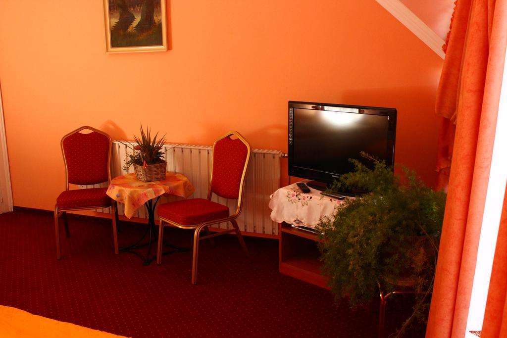 Bed and Breakfast Kalman Panzio Segedyn Zewnętrze zdjęcie
