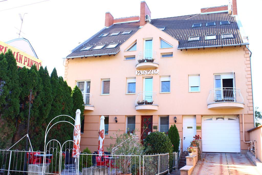 Bed and Breakfast Kalman Panzio Segedyn Zewnętrze zdjęcie