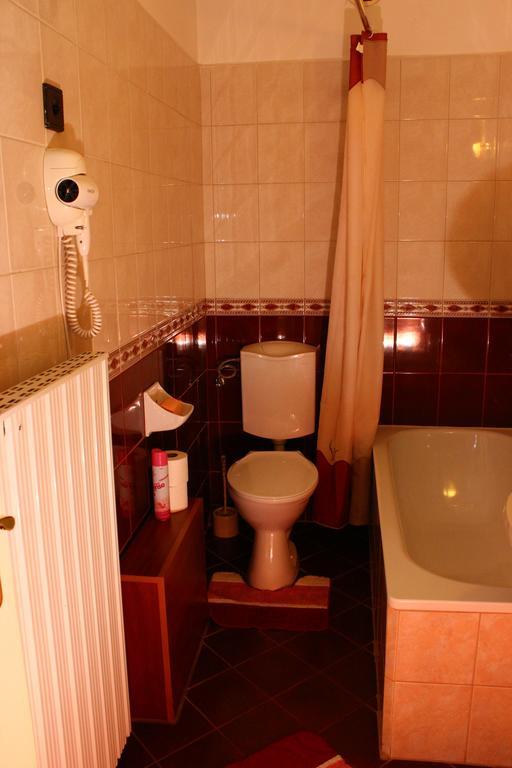 Bed and Breakfast Kalman Panzio Segedyn Zewnętrze zdjęcie