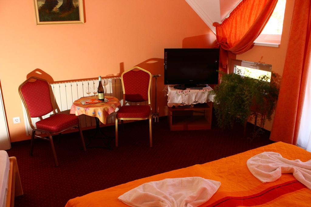 Bed and Breakfast Kalman Panzio Segedyn Zewnętrze zdjęcie