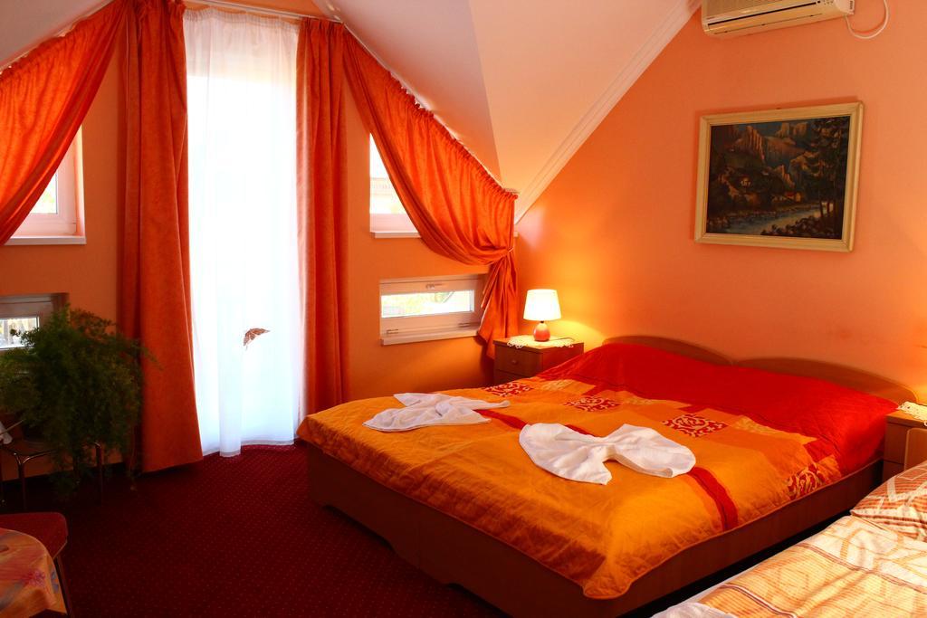 Bed and Breakfast Kalman Panzio Segedyn Zewnętrze zdjęcie