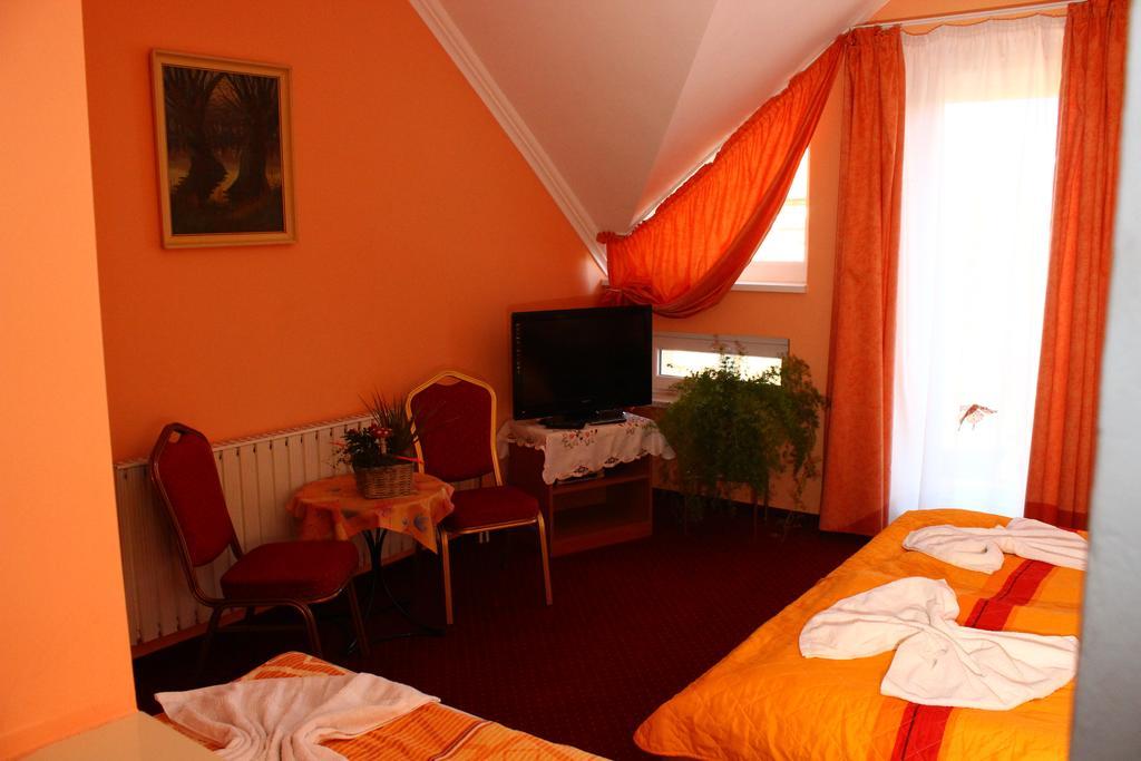 Bed and Breakfast Kalman Panzio Segedyn Zewnętrze zdjęcie