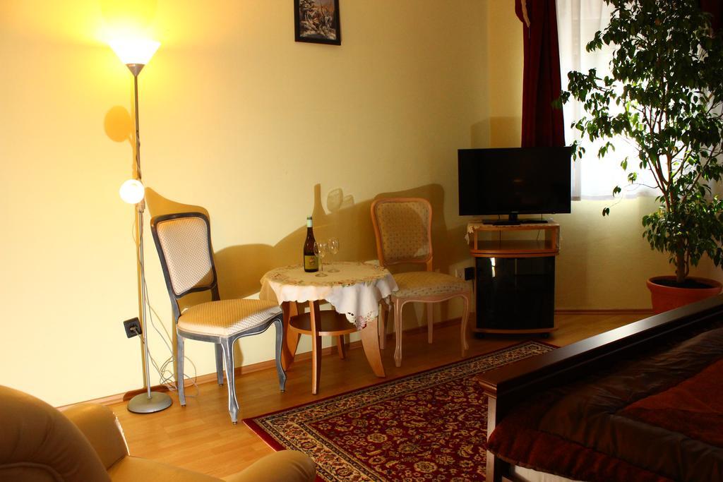 Bed and Breakfast Kalman Panzio Segedyn Zewnętrze zdjęcie