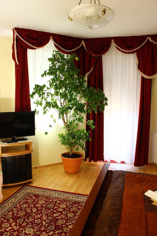 Bed and Breakfast Kalman Panzio Segedyn Zewnętrze zdjęcie
