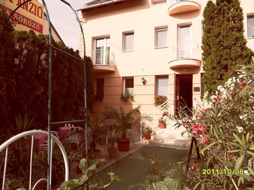 Bed and Breakfast Kalman Panzio Segedyn Zewnętrze zdjęcie